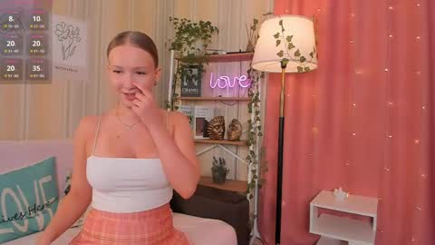 Snapshot of ms_evasweet chatting on 04/19/26, 12:04 Eva 3 online show from 04/19/26, 12:04