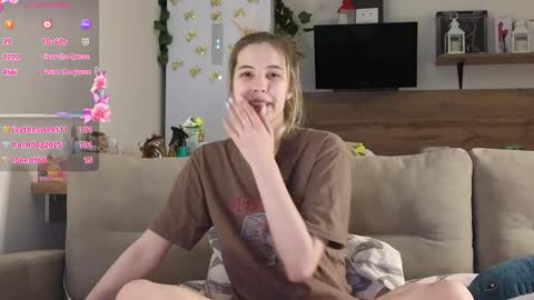 Snapshot of ms_foryou chatting on 02/20/25, 06:24 Ms ForYOU online show from 02/20/25, 06:24