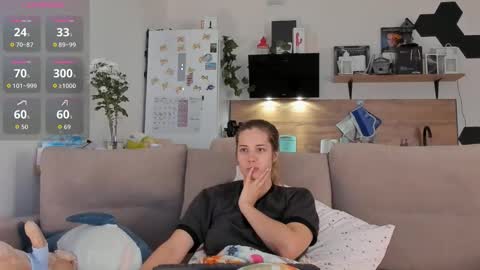 Snapshot of ms_foryou chatting on 10/18/25, 04:26 Ms ForYOU online show from 10/18/25, 04:26