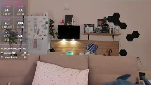Snapshot of ms_foryou chatting on 10/19/25, 04:40 Ms ForYOU online show from 10/19/25, 04:40