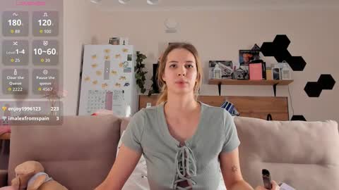 Snapshot of ms_foryou chatting on 11/17/25, 04:57 Ms ForYOU online show from 11/17/25, 04:57