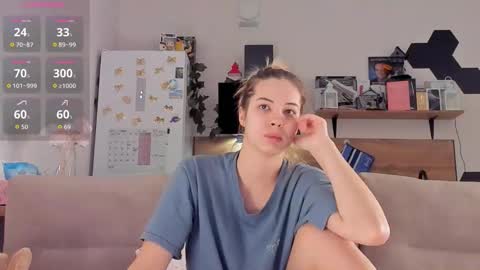 Snapshot of ms_foryou chatting on 11/21/25, 04:00 Ms ForYOU online show from 11/21/25, 04:00