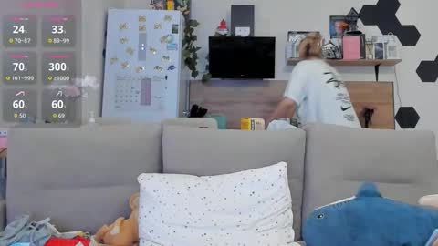 Snapshot of ms_foryou chatting on 12/01/25, 03:11 Ms ForYOU online show from 12/01/25, 03:11