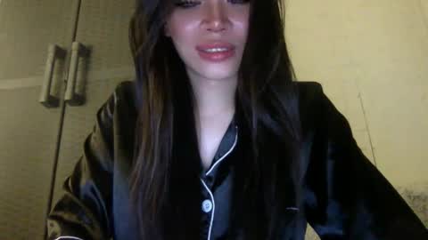 Lara online show from 09/15/25, 10:32