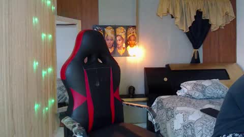 ms_leydi online show from 10/17/25, 02:59