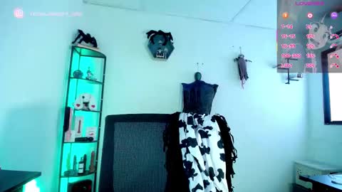 Snapshot of ms_lissa chatting on 10/27/25, 06:45 MISS LISSA online show from 10/27/25, 06:45