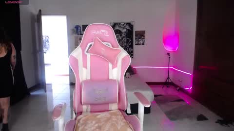 Snapshot of ms_ratuelita chatting on 03/13/26, 07:42 Manuela3 online show from 03/13/26, 07:42