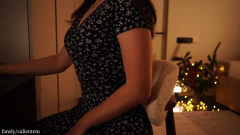 Snapshot of ms_seductive chatting on 12/18/25, 02:12 Your M online show from 12/18/25, 02:12