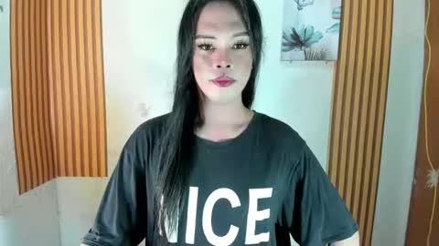 selena online show from 10/05/25, 11:57