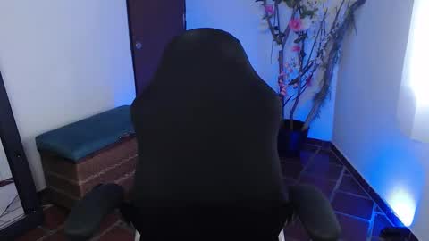 Sofia online show from 12/16/25, 04:23