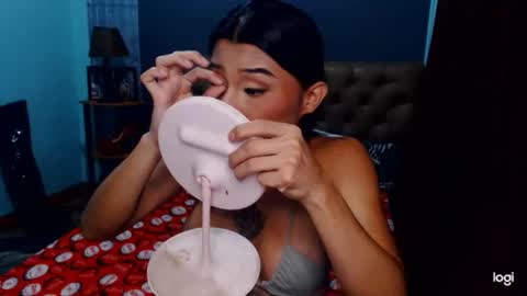 Snapshot of msasianbigcockts chatting on 10/29/25, 10:06 Thea online show from 10/29/25, 10:06