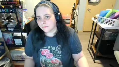 Snapshot of msbellasnow chatting on 05/17/26, 12:08 Bella Snow online show from 05/17/26, 12:08