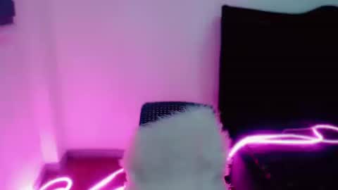 mscherry_ online show from 12/18/25, 06:25