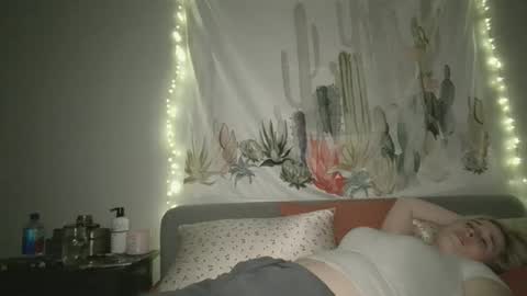 msclairewhatever online show from 12/05/25, 08:01