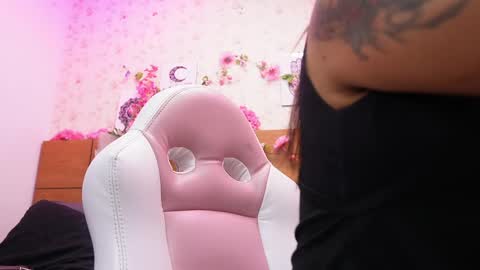 Manuela  online show from 09/09/25, 03:06