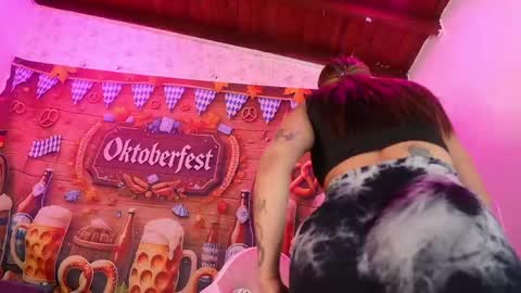 Manuela  online show from 09/25/25, 03:21