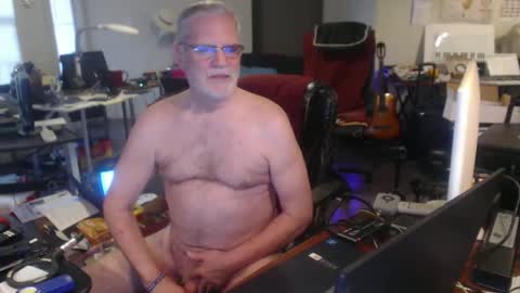 Snapshot of mt2much chatting on 09/19/25, 10:43 mt2much online show from 09/19/25, 10:43