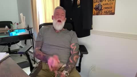 Snapshot of mtlbiker chatting on 02/03/26, 08:36 BikerDude online show from 02/03/26, 08:36