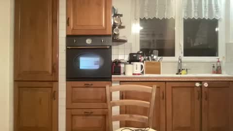 Snapshot of much_fun1 chatting on 01/14/25, 05:23 much_fun1 online show from 01/14/25, 05:23