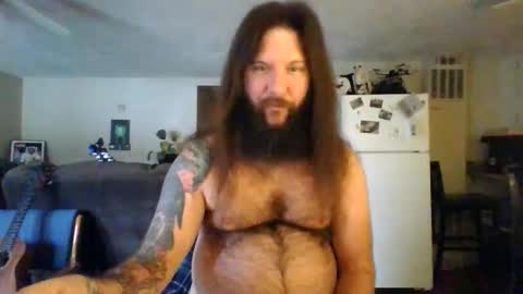 Snapshot of mudge chatting on 01/19/25, 02:17 Mudge online show from 01/19/25, 02:17