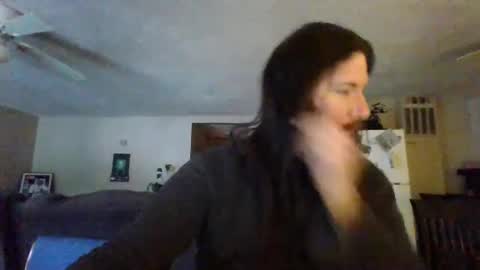Snapshot of mudge chatting on 01/31/25, 02:49 Mudge online show from 01/31/25, 02:49