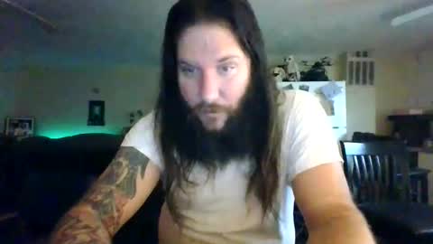 Snapshot of mudge chatting on 02/01/25, 02:58 Mudge online show from 02/01/25, 02:58