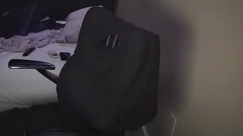 Snapshot of muffdiver718 chatting on 01/27/25, 09:02 Muffdiver online show from 01/27/25, 09:02