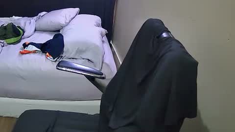 Snapshot of muffdiver718 chatting on 02/17/25, 01:58 Muffdiver online show from 02/17/25, 01:58