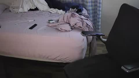 Snapshot of muffdiver718 chatting on 03/04/25, 09:07 Muffdiver online show from 03/04/25, 09:07