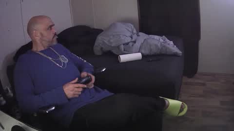 Snapshot of muffdiver718 chatting on 02/11/26, 02:49 Muffdiver online show from 02/11/26, 02:49