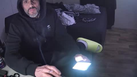 Snapshot of muffdiver718 chatting on 02/18/26, 01:56 Muffdiver online show from 02/18/26, 01:56