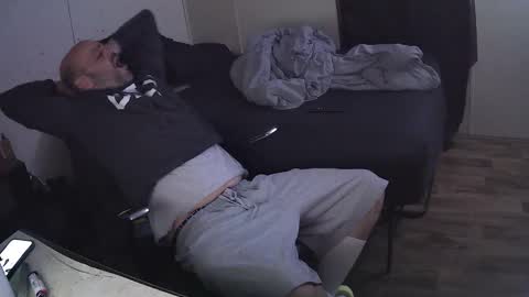 Muffdiver online show from 04/08/26, 07:08