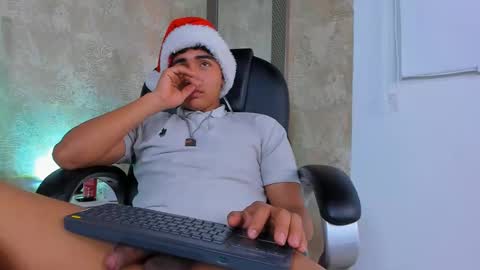 Snapshot of muichiro_tokito1 chatting on 12/26/24, 07:03 muichiro tokito1 online show from 12/26/24, 07:03