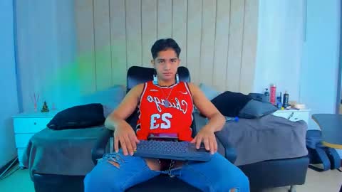 Snapshot of muichiro_tokito1 chatting on 01/13/25, 03:45 muichiro tokito1 online show from 01/13/25, 03:45