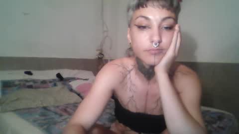 Snapshot of mulderandvalkyrie chatting on 09/14/25, 02:33 mulderandvalkyrie online show from 09/14/25, 02:33