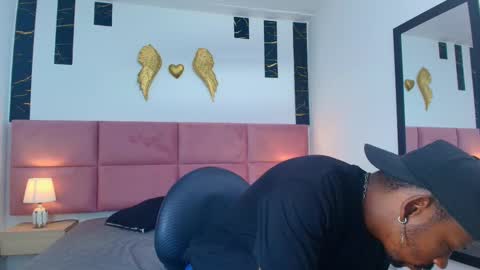 Snapshot of muller_asher chatting on 09/24/25, 03:32 Muller Asher online show from 09/24/25, 03:32