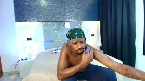 Snapshot of muller_asher chatting on 11/16/25, 12:05 Muller Asher online show from 11/16/25, 12:05