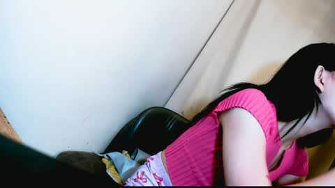 Snapshot of multicummer_kitty chatting on 04/12/26, 12:15 multicummer_kitty online show from 04/12/26, 12:15