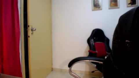 Dani and Alex online show from 10/01/25, 12:27