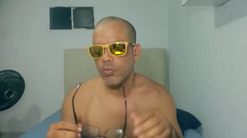 Snapshot of multiplicationboom chatting on 11/17/25, 04:51 multiplicationboom online show from 11/17/25, 04:51