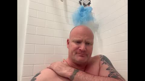 Snapshot of multipopper chatting on 10/17/25, 02:15 multipopper online show from 10/17/25, 02:15