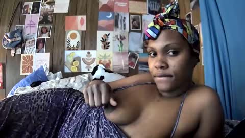 mumnxdor online show from 12/15/25, 04:11