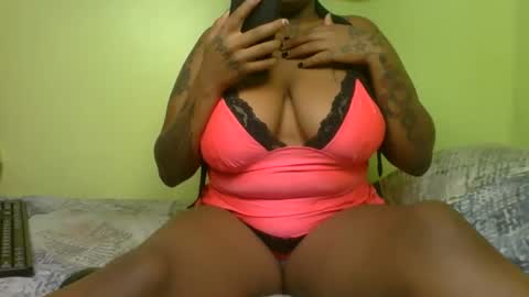 Snapshot of mumy_vivi chatting on 11/22/25, 12:31 mumy_vivi online show from 11/22/25, 12:31