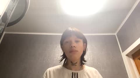 Snapshot of mun_poli chatting on 10/25/25, 03:36 Polik online show from 10/25/25, 03:36