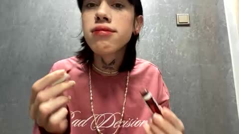 Snapshot of mun_poli chatting on 11/16/25, 09:09 Polik online show from 11/16/25, 09:09