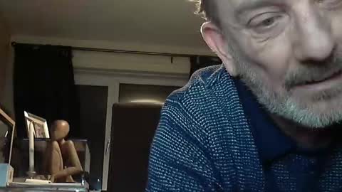 Snapshot of munch10 chatting on 01/25/25, 08:10 munch10 online show from 01/25/25, 08:10