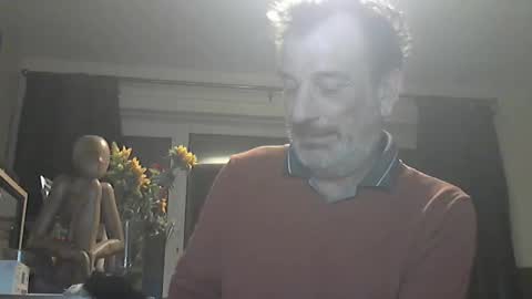 Snapshot of munch10 chatting on 09/28/25, 10:15 munch10 online show from 09/28/25, 10:15