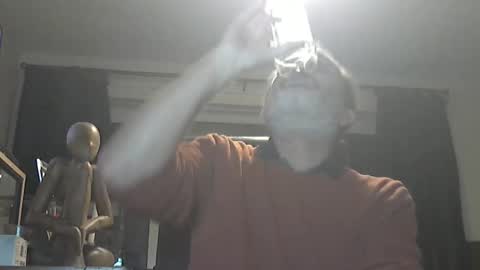 Snapshot of munch10 chatting on 10/19/25, 09:26 munch10 online show from 10/19/25, 09:26