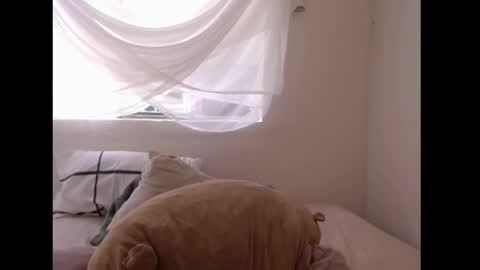 Snapshot of munchi_ chatting on 04/06/26, 06:42 online show from 04/06/26, 06:42