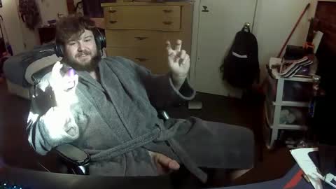 Snapshot of munchie3w chatting on 12/14/24, 05:03 munchieee online show from 12/14/24, 05:03